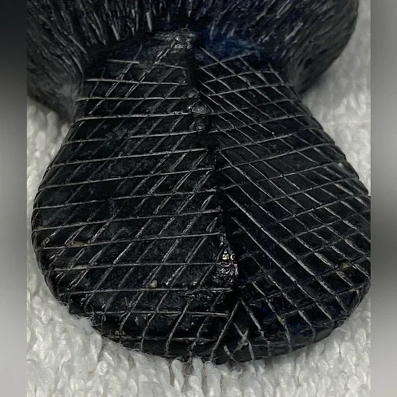 A Wolf Original Grey Handmade Beaver Soapstone Sculpture Made In Canada - Picture 4 of 10